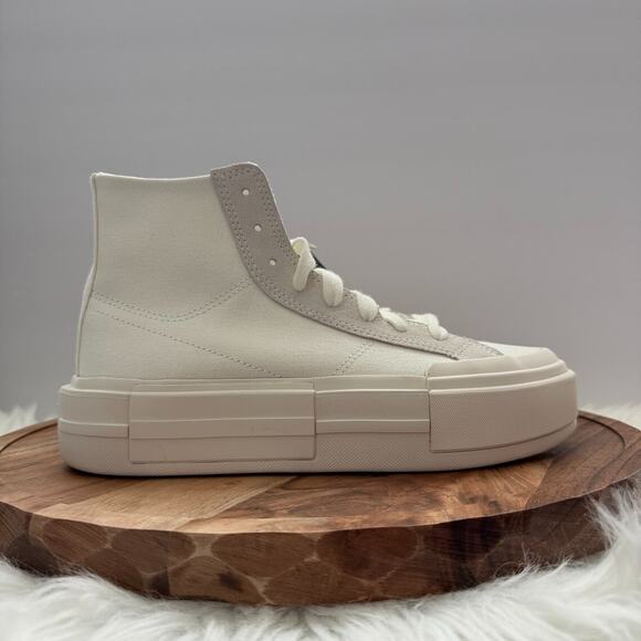 Converse CTAS Cruise HI Sneakers Shoes Size M 7 W 8.5 Chunky Platform A04688C - Picture 2 of 9